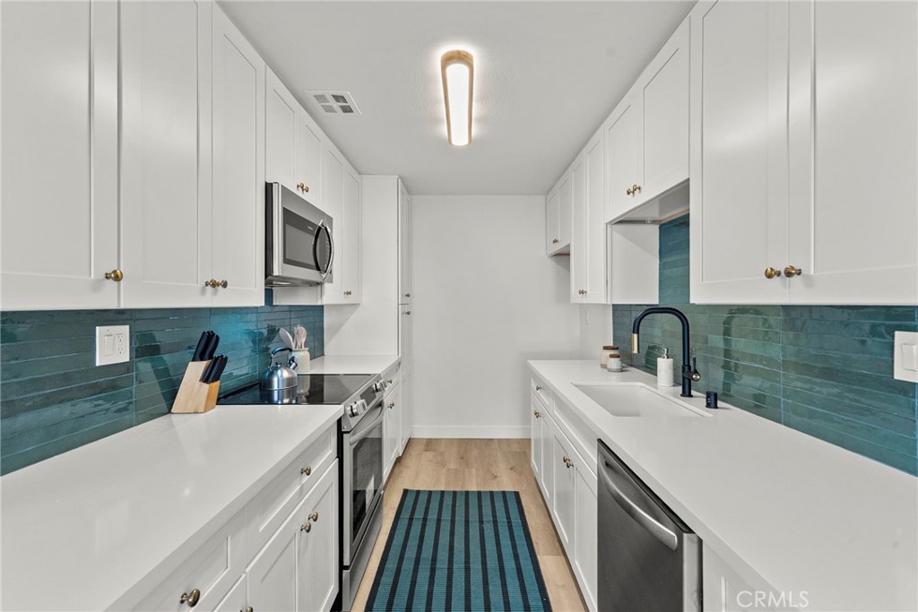 5400 Newcastle 12