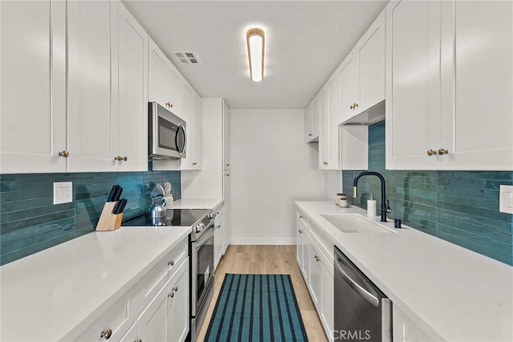 5400 Newcastle 12