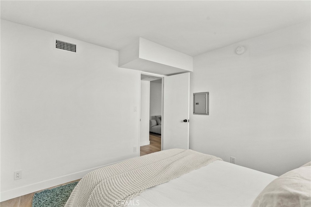 5400 Newcastle 12