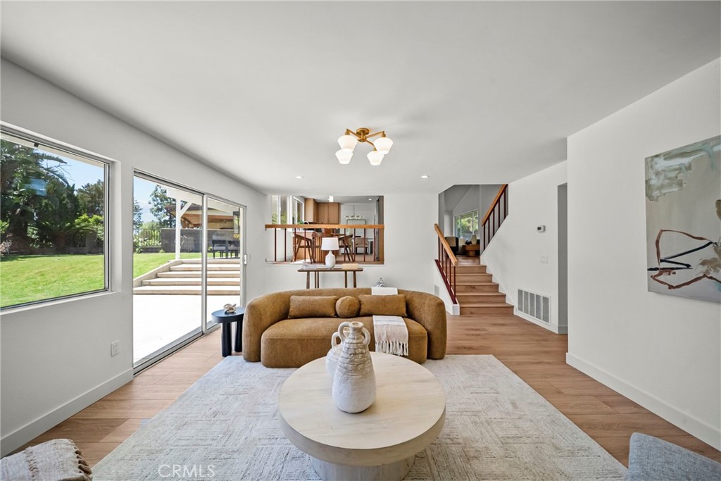 11743 Pala Mesa