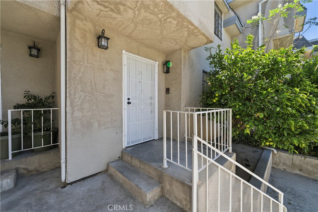 14500 Van Nuys 29