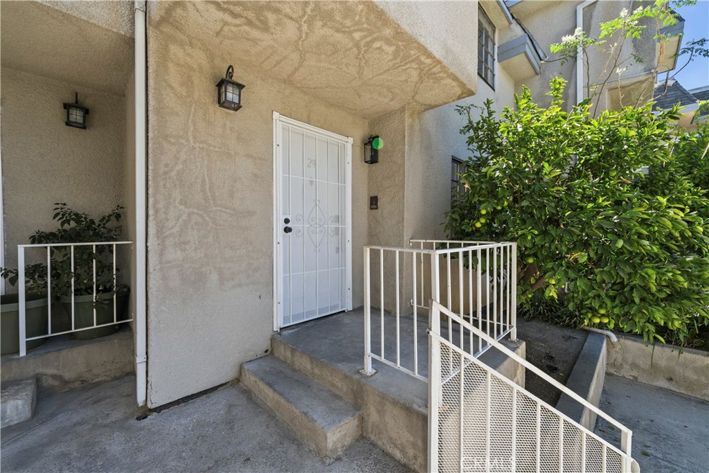 14500 Van Nuys 29
