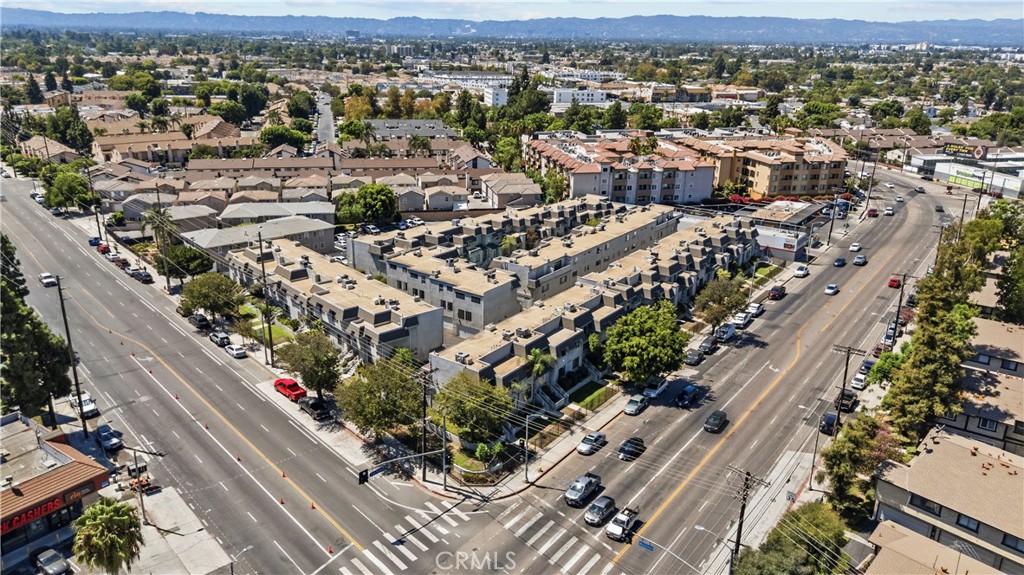 14500 Van Nuys 29