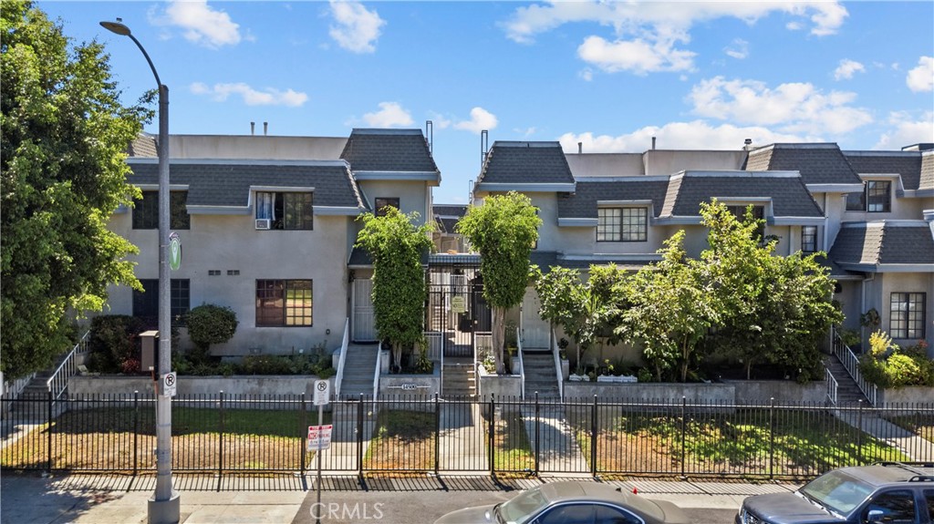 14500 Van Nuys 29