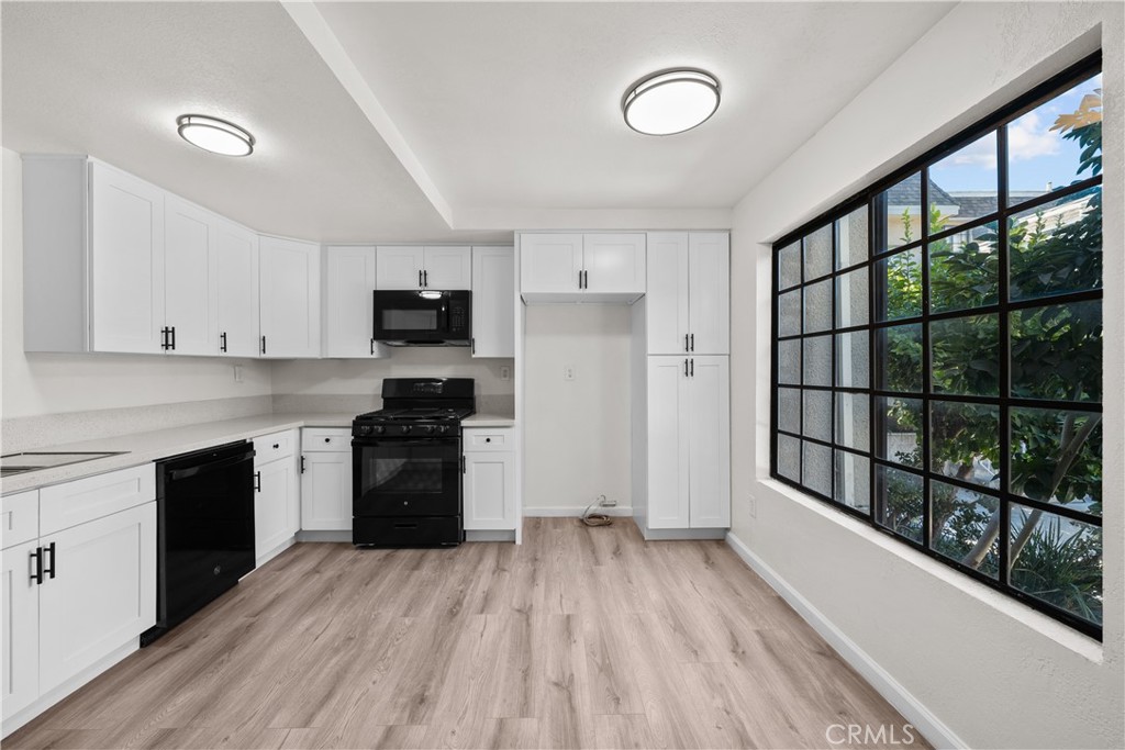 14500 Van Nuys 29