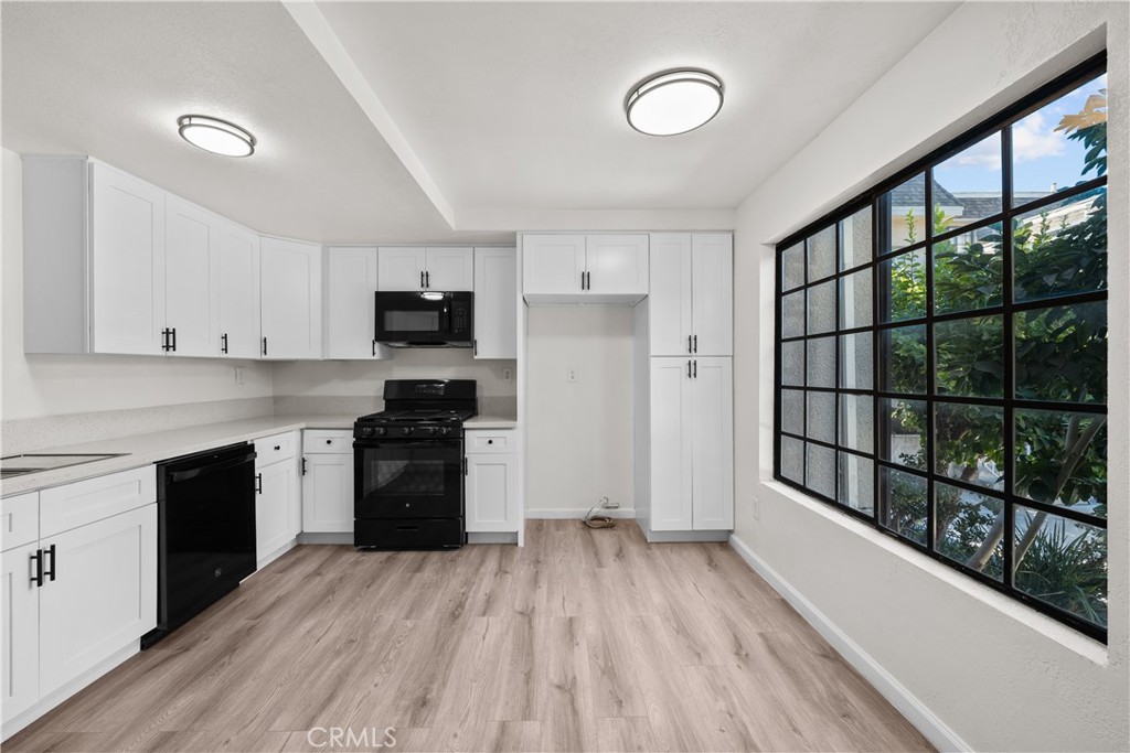 14500 Van Nuys 29