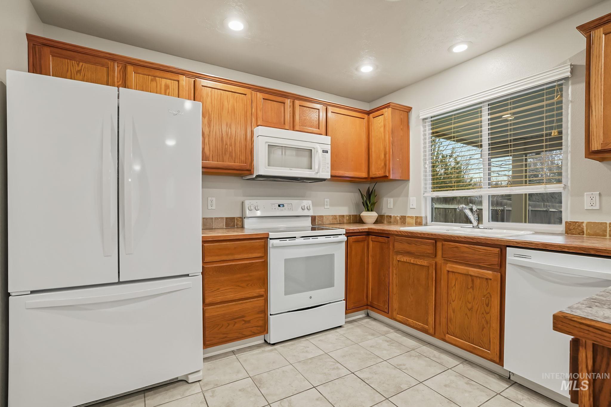 6005 S Harrington Way