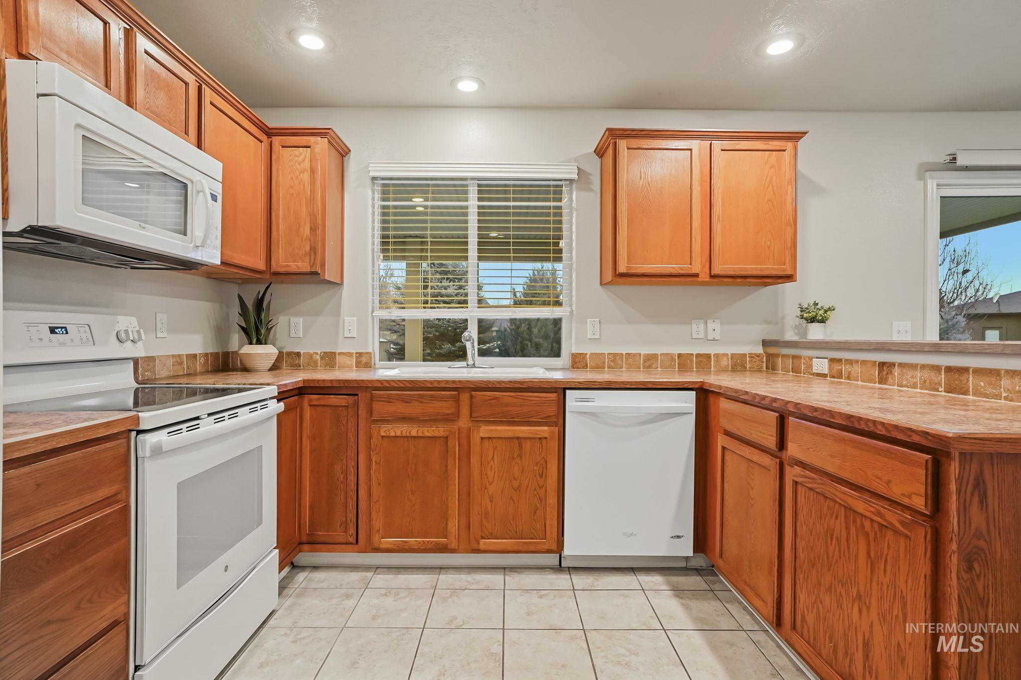 6005 S Harrington Way