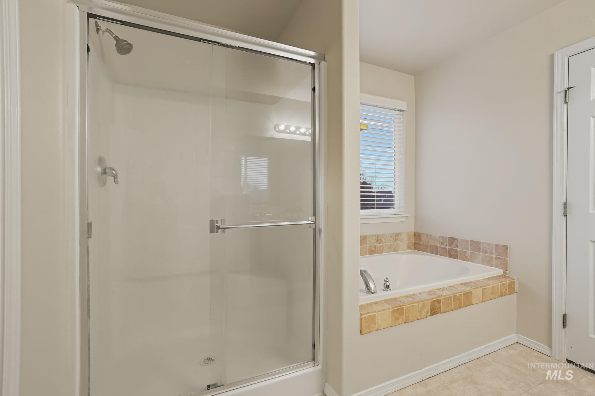 6005 S Harrington Way