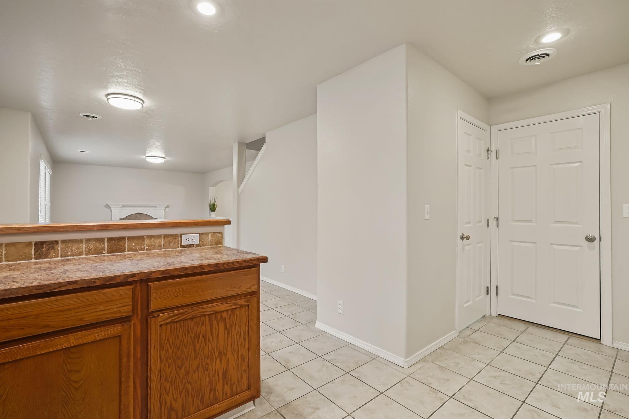 6005 S Harrington Way