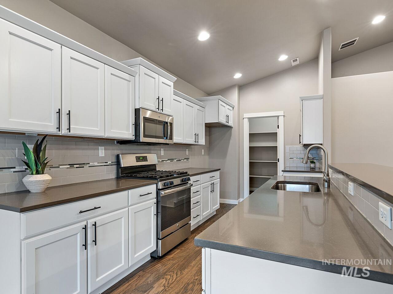 316 S Cedar Pointe Ave