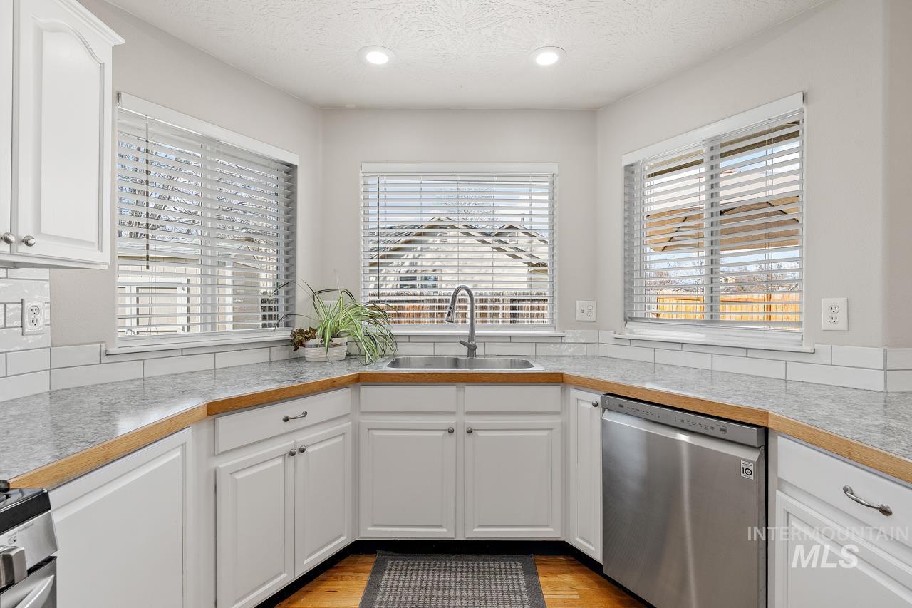 2459 S Ruby Rapids Pl