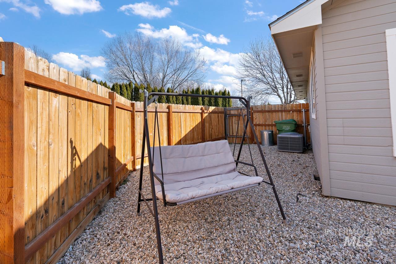 2459 S Ruby Rapids Pl