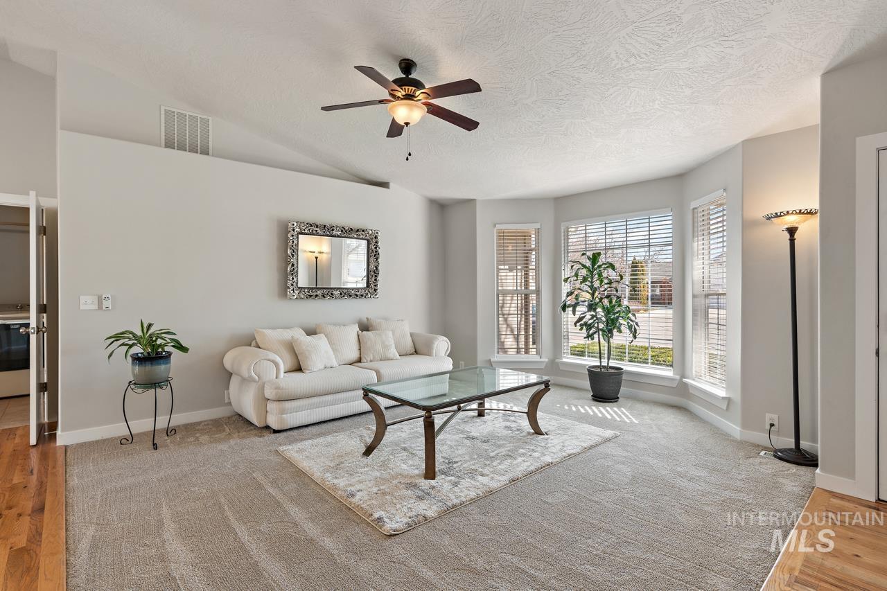 2459 S Ruby Rapids Pl