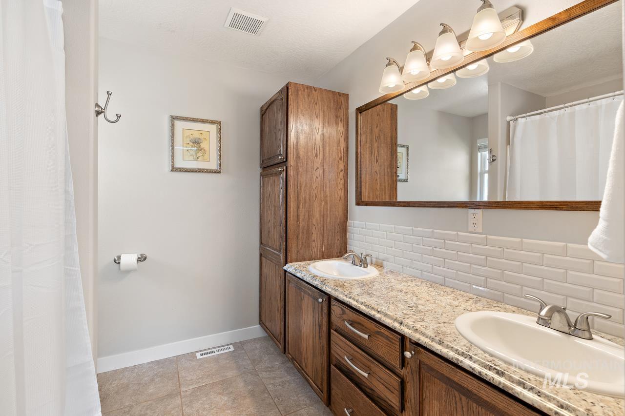 2459 S Ruby Rapids Pl