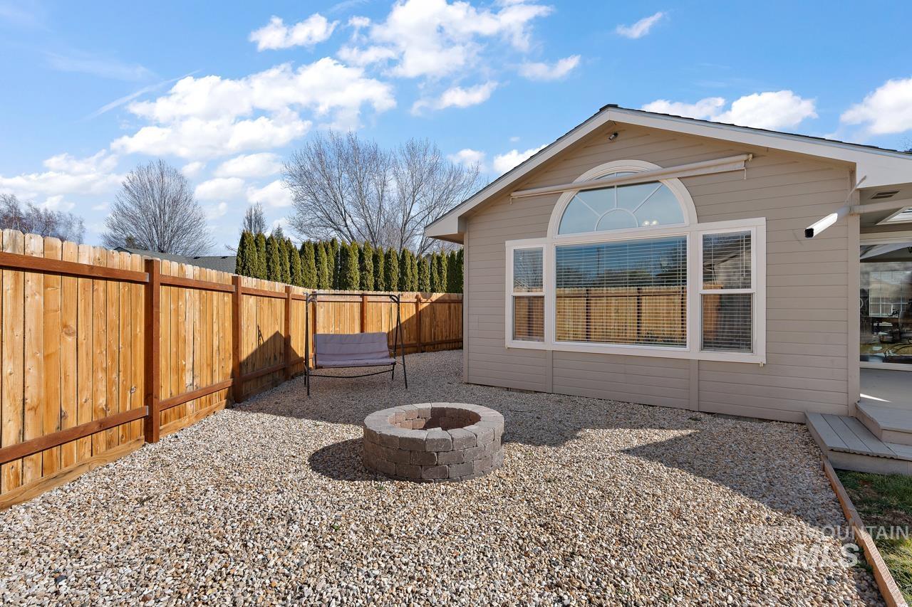 2459 S Ruby Rapids Pl