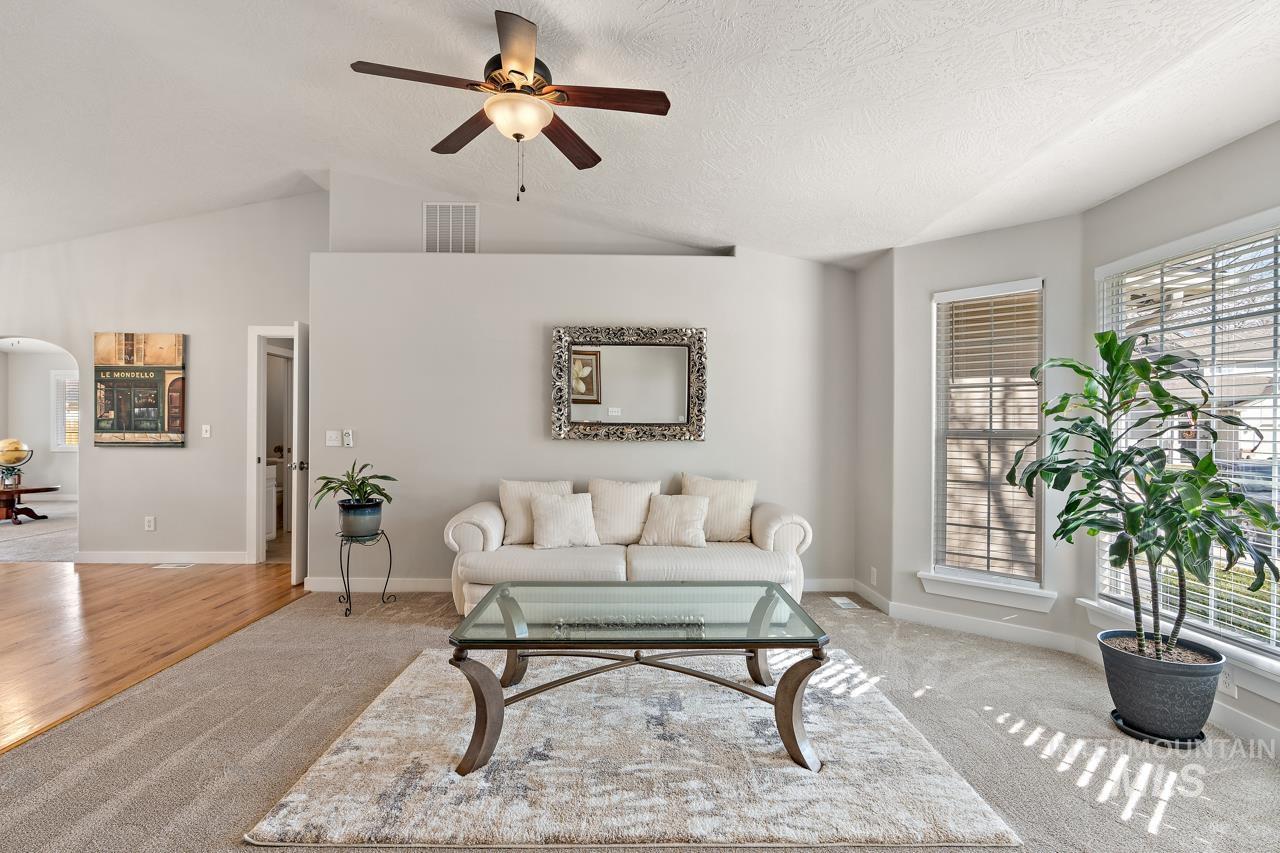 2459 S Ruby Rapids Pl