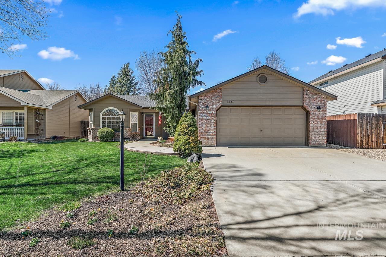 5517 N Rosepoint Way