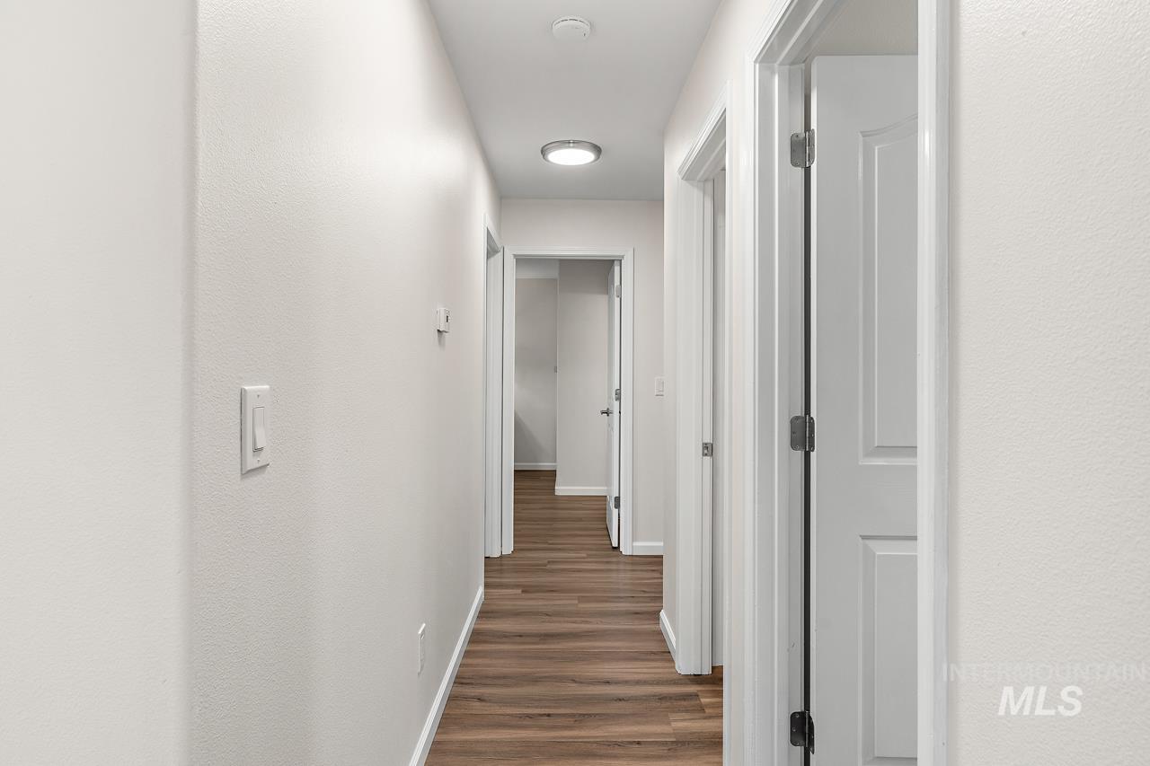 5517 N Rosepoint Way