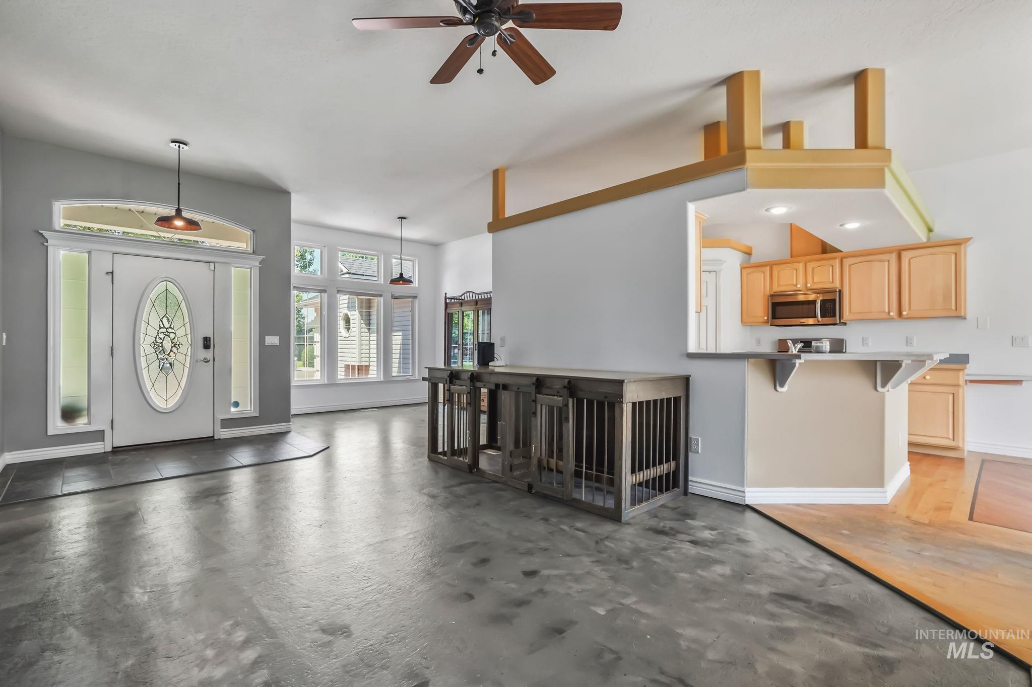 230 S Middle Creek Dr