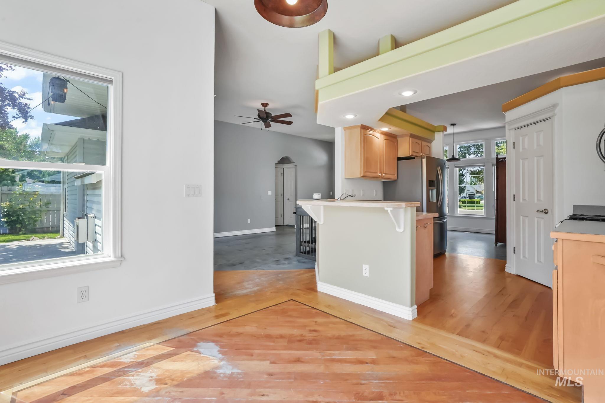 230 S Middle Creek Dr