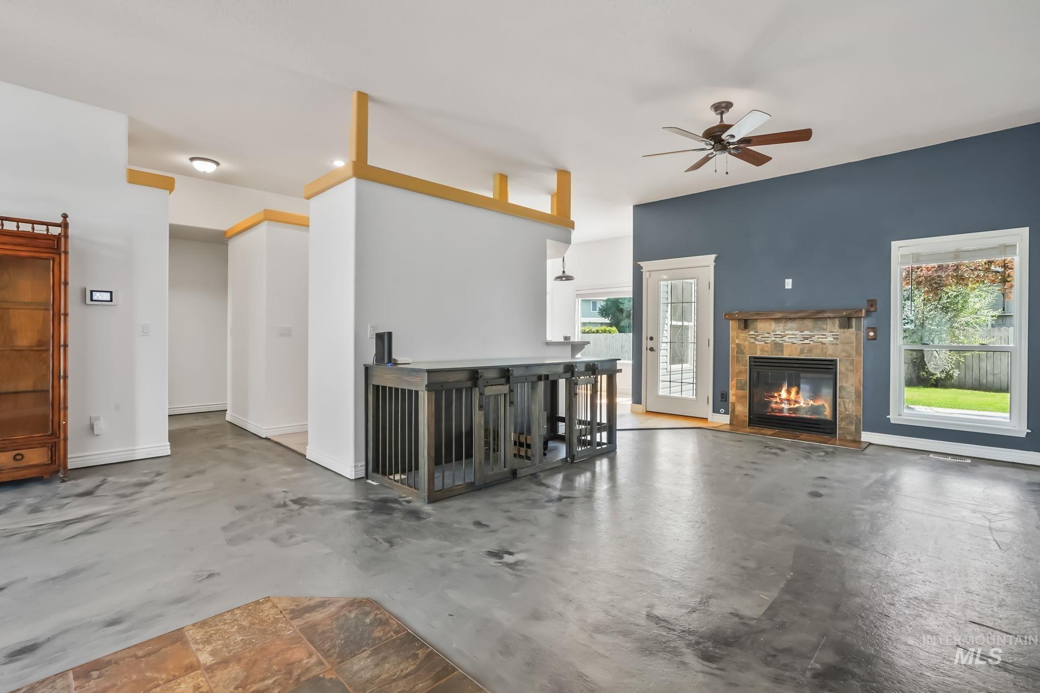 230 S Middle Creek Dr