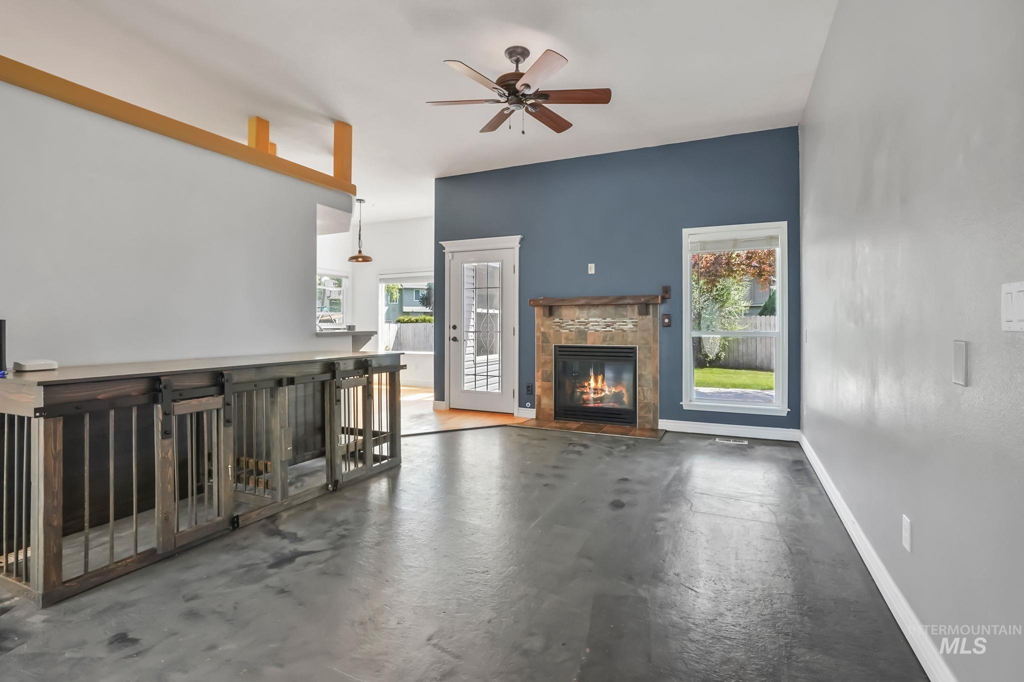 230 S Middle Creek Dr