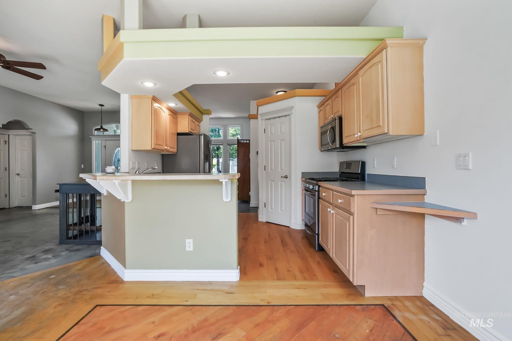 230 S Middle Creek Dr