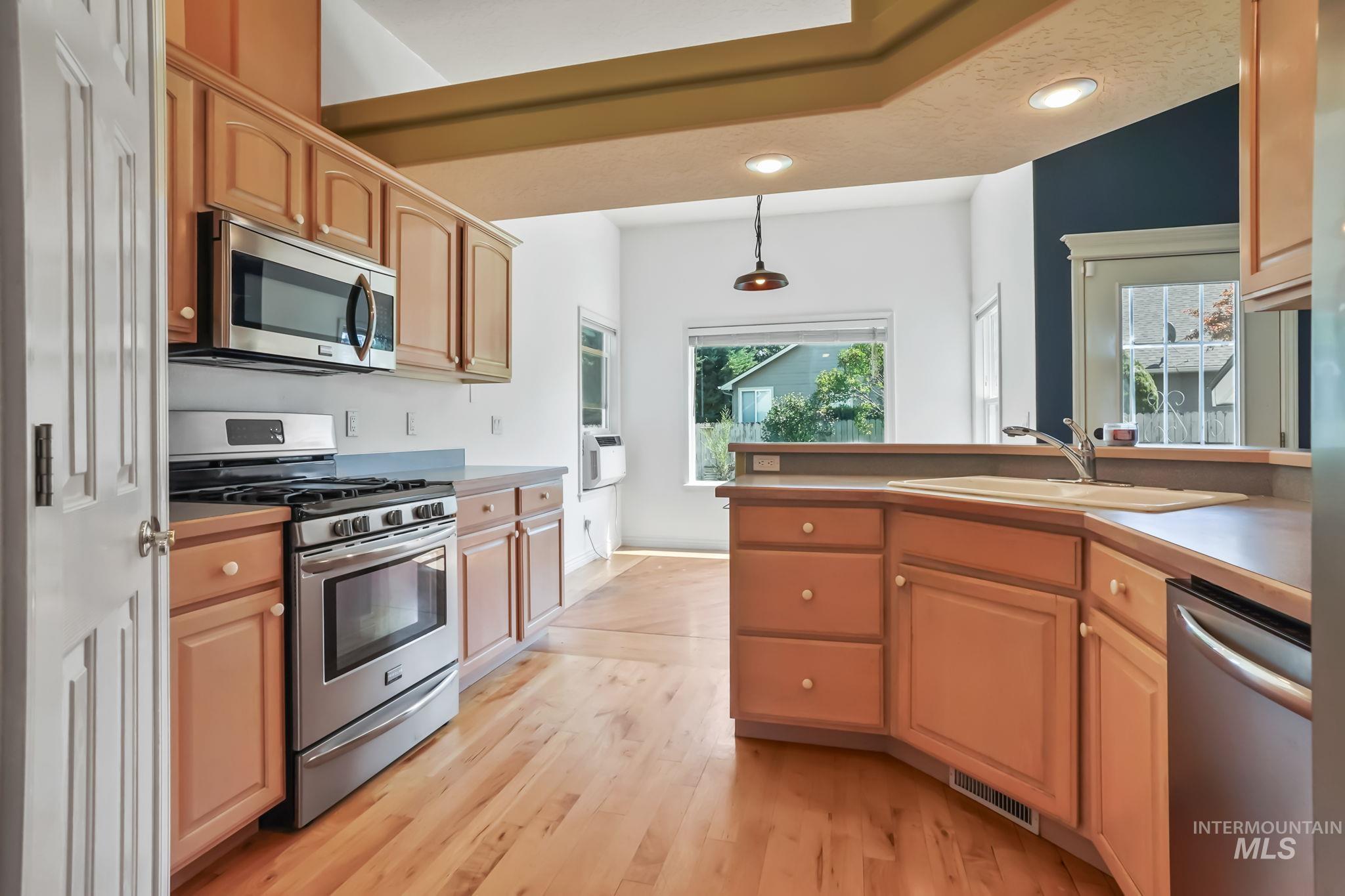 230 S Middle Creek Dr