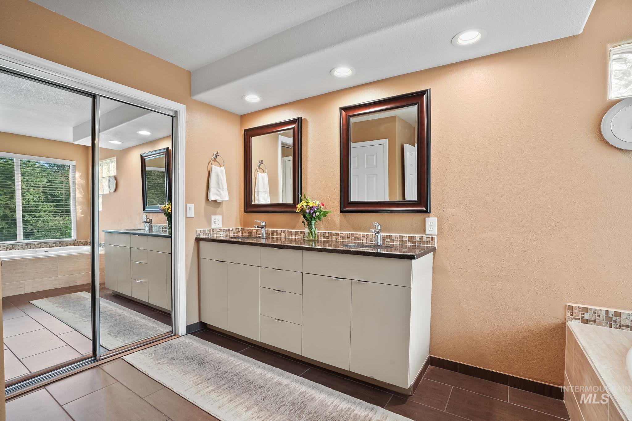 11119 W Hickory Bark Dr