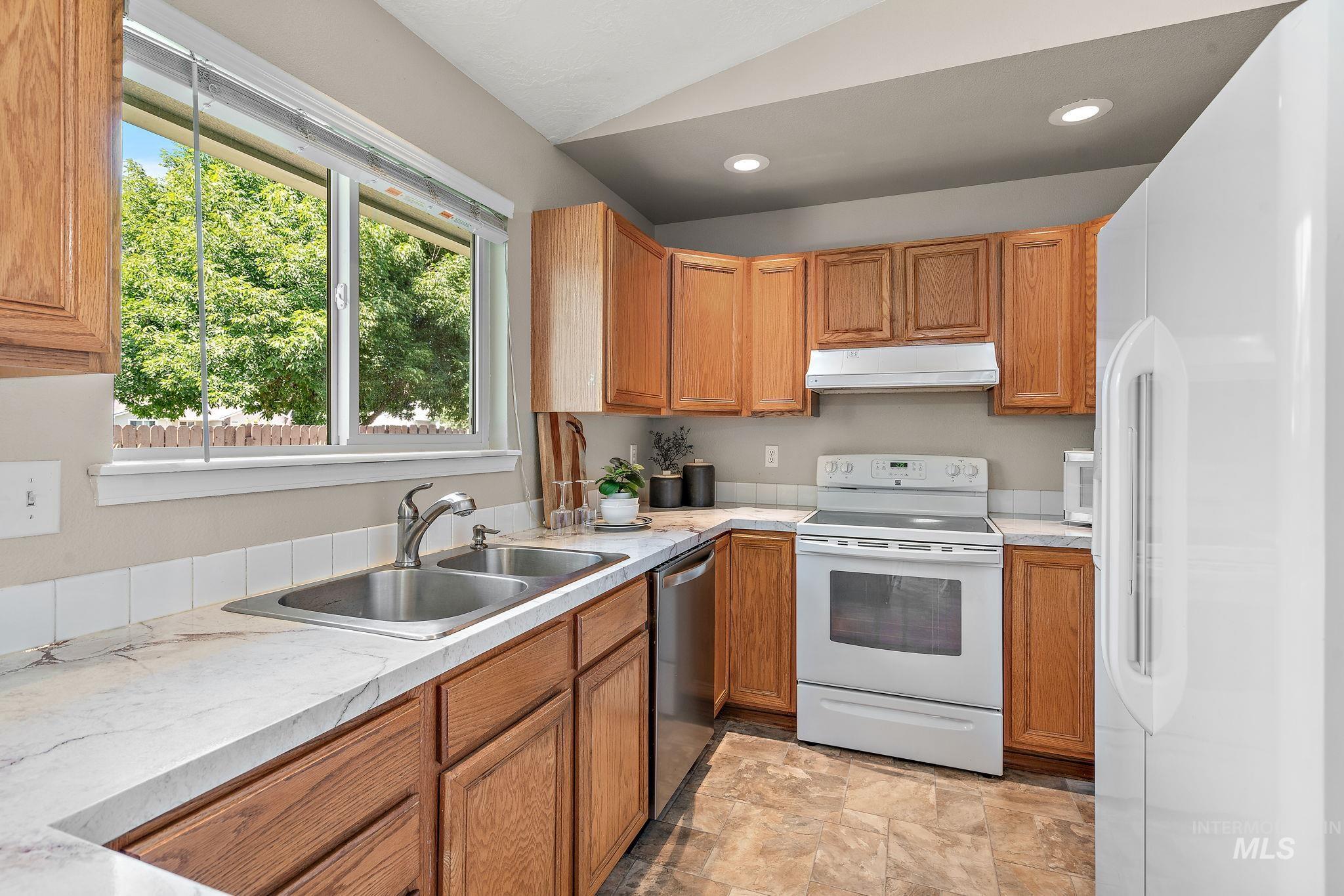 1519 N Haven Cove Ave