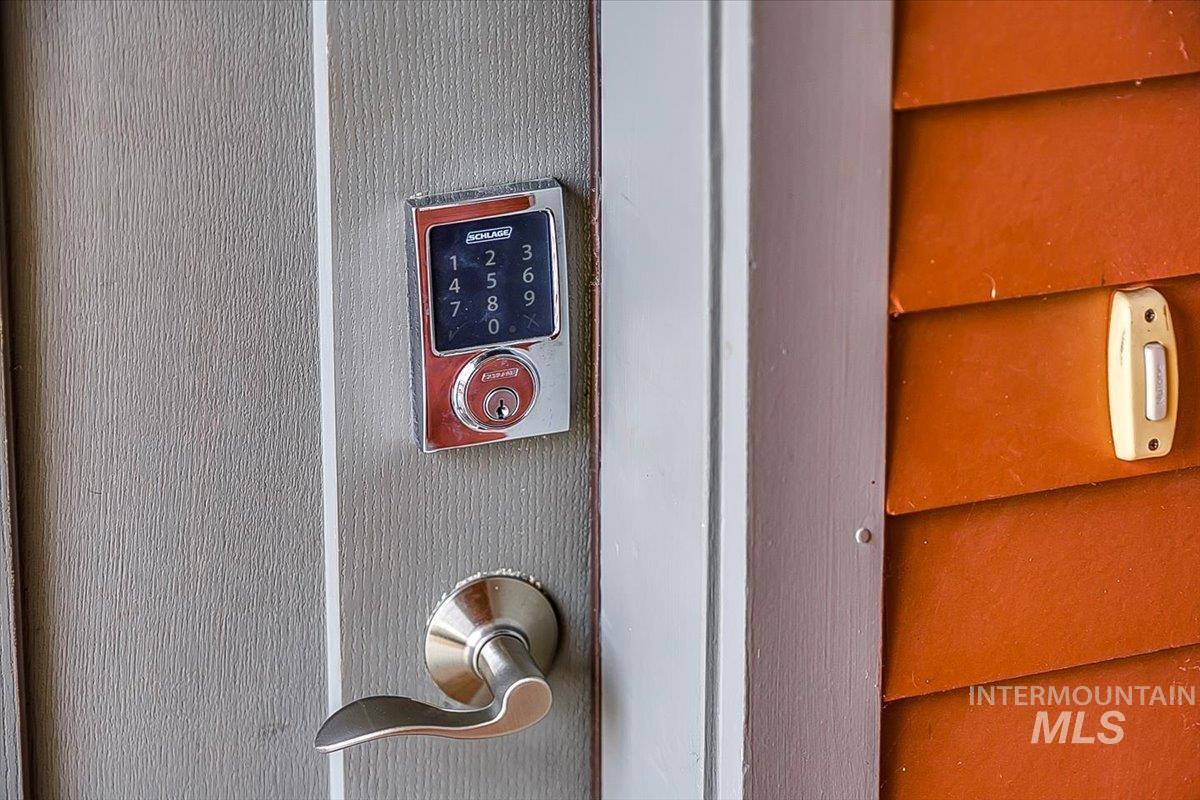 1463 W Grand Ave Unit: 104