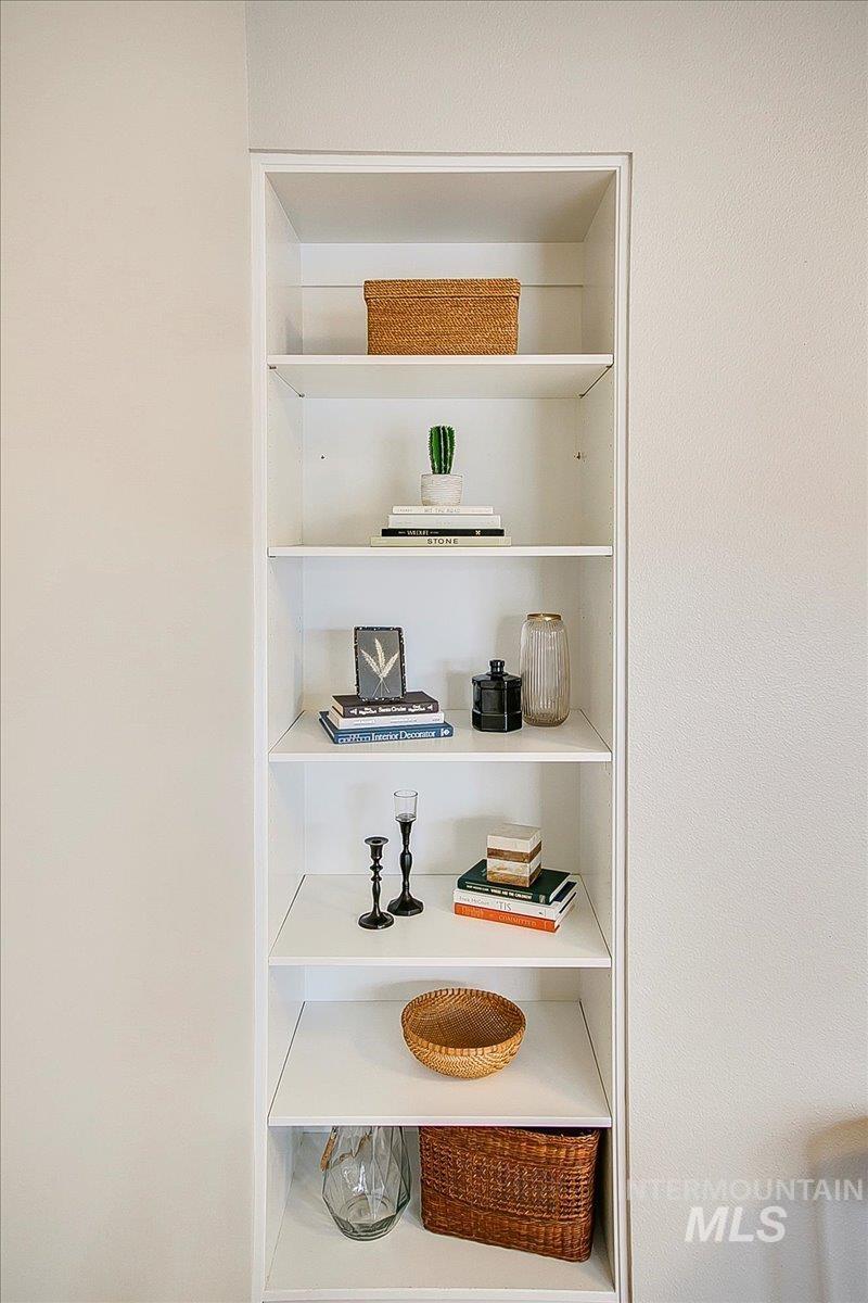 1463 W Grand Ave Unit: 104