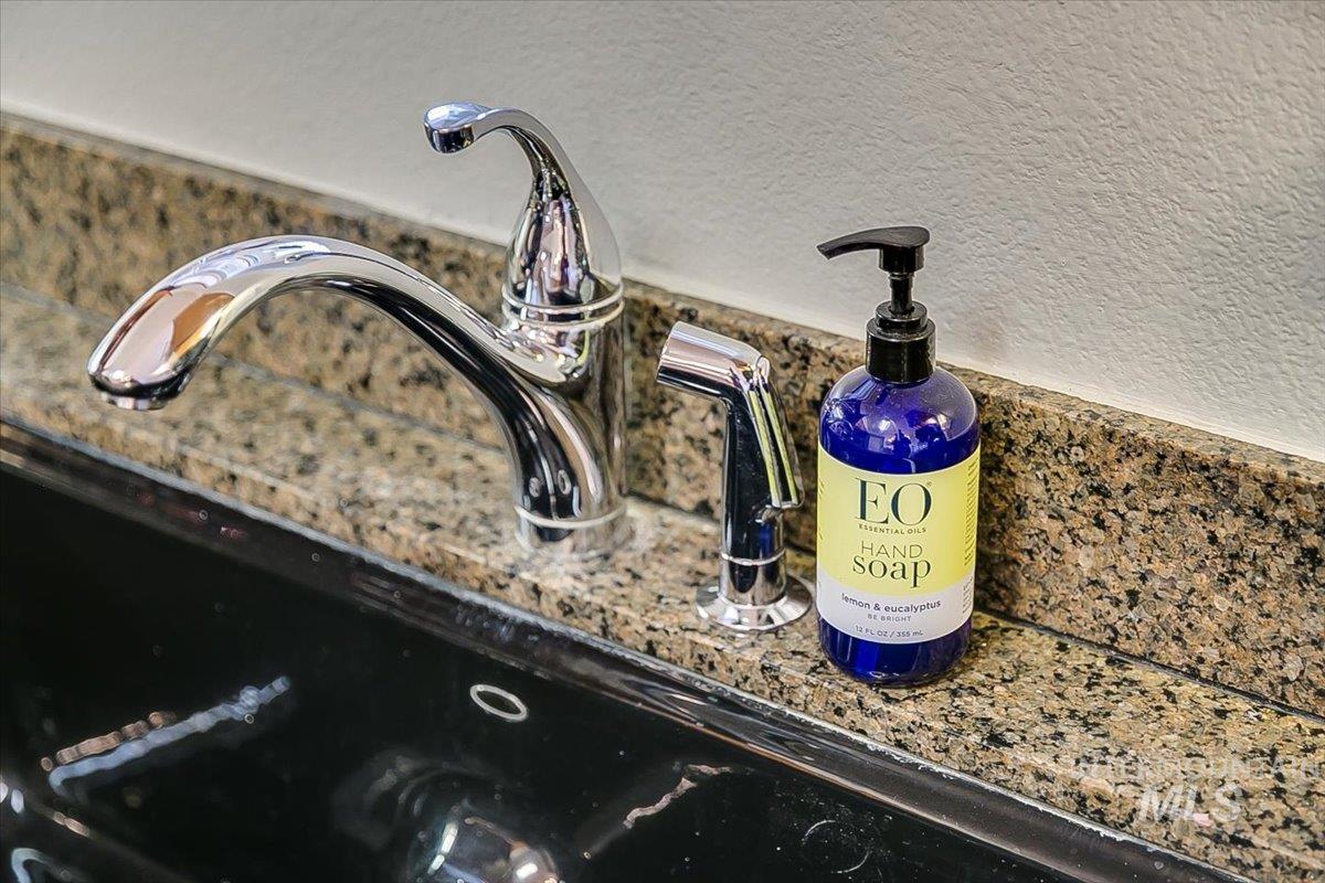 1463 W Grand Ave Unit: 104