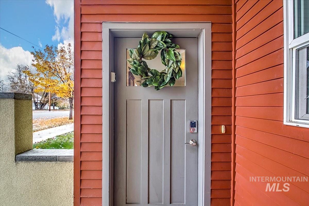 1463 W Grand Ave #104