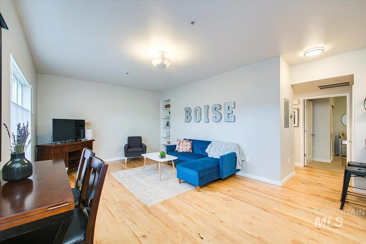 1463 W Grand Ave #104