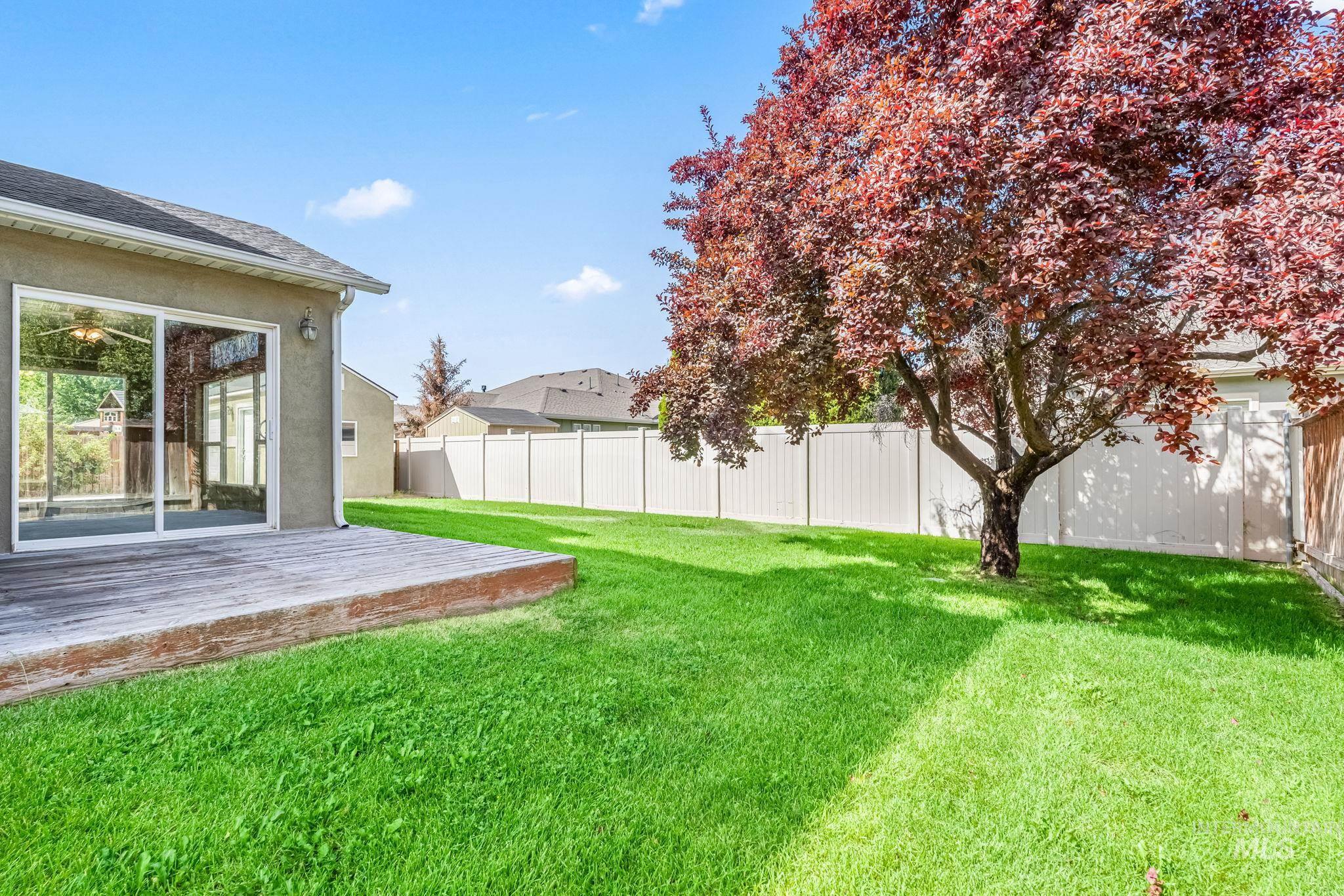 1335 N Meadowhills