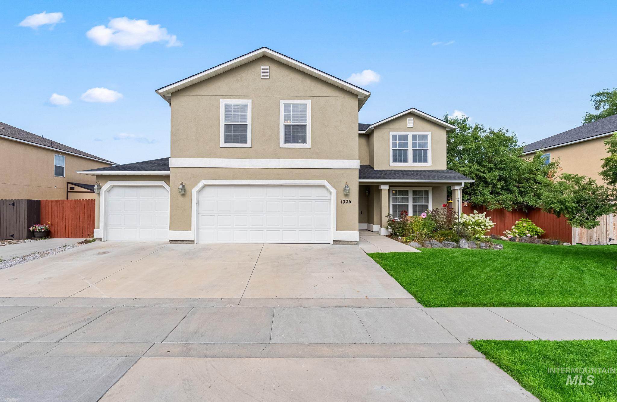 1335 N Meadowhills