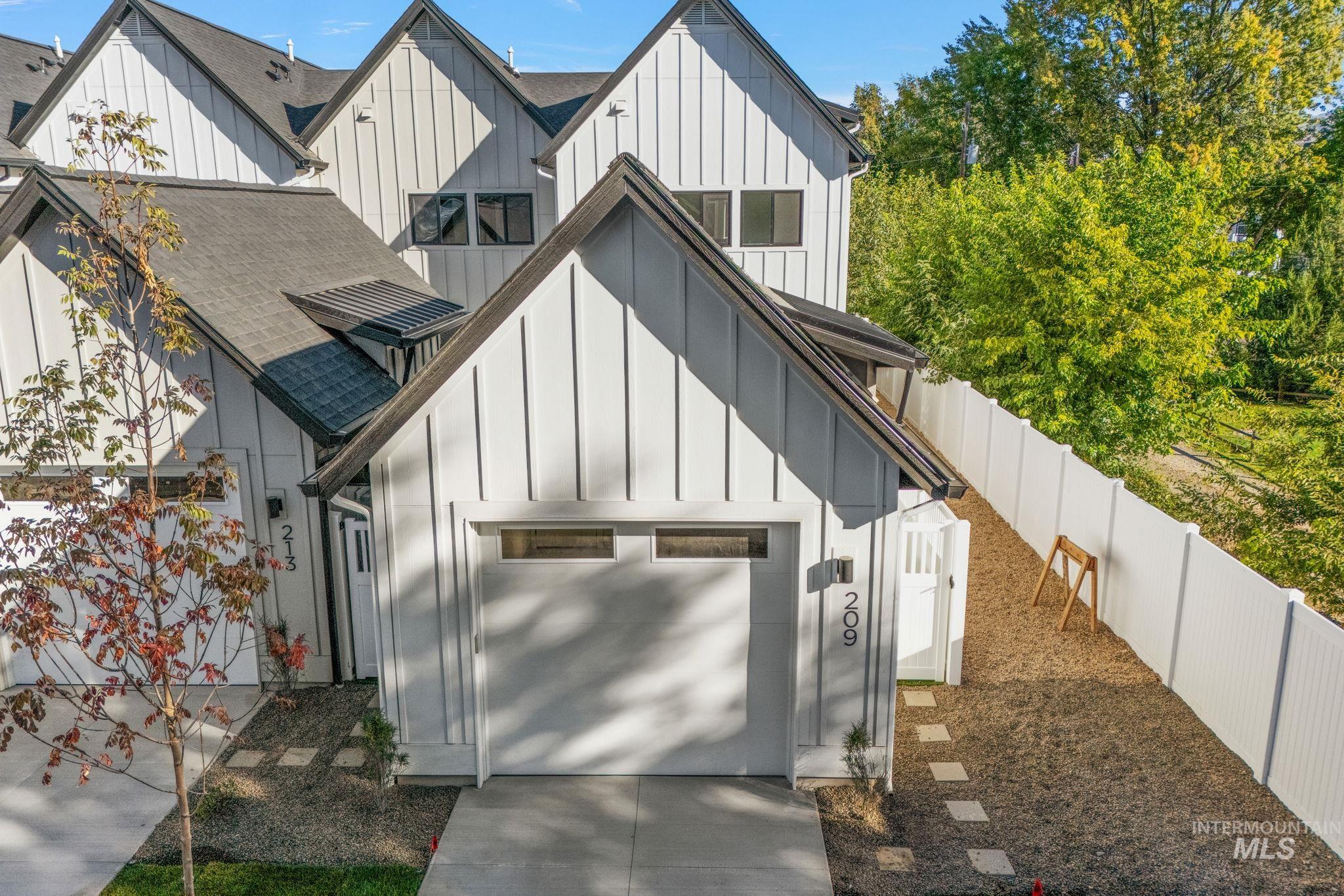 249 W Highland