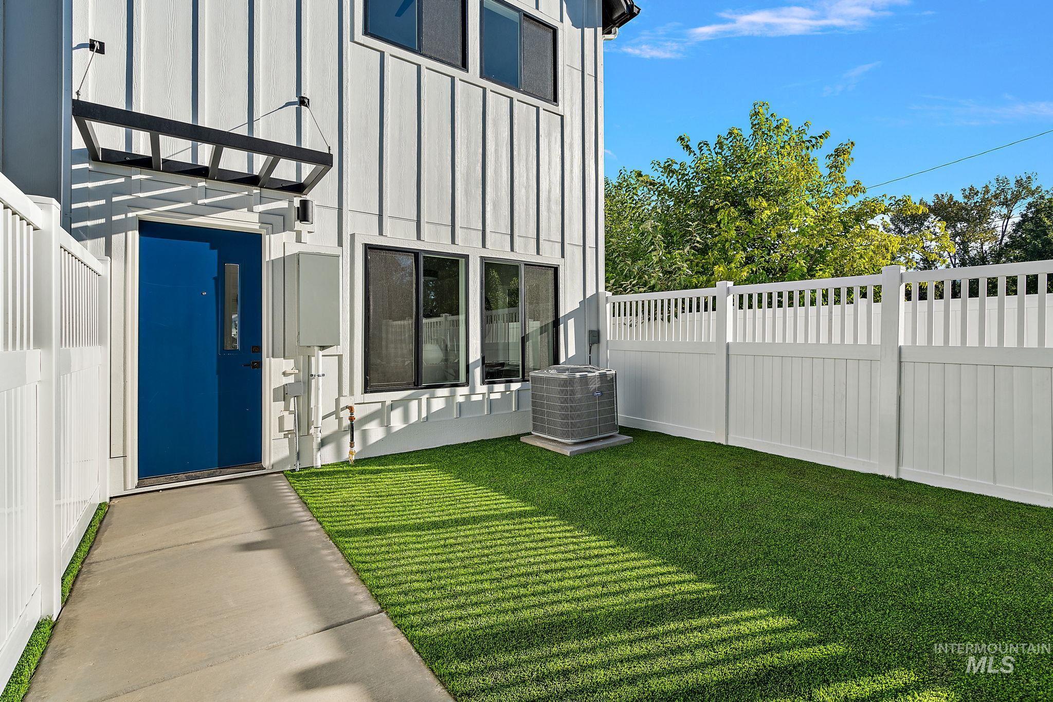249 W Highland