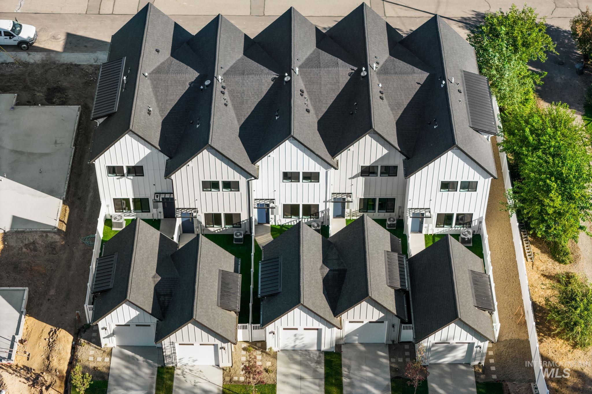 249 W Highland
