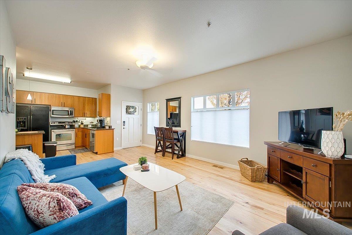 1463 W Grand Ave #104