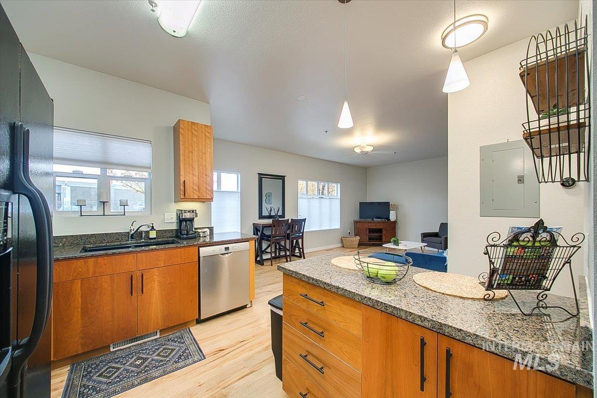 1463 W Grand Ave #104