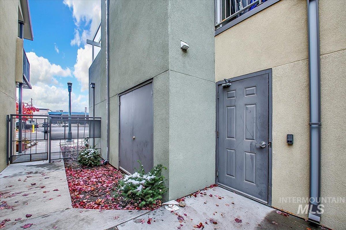 1463 W Grand Ave #104