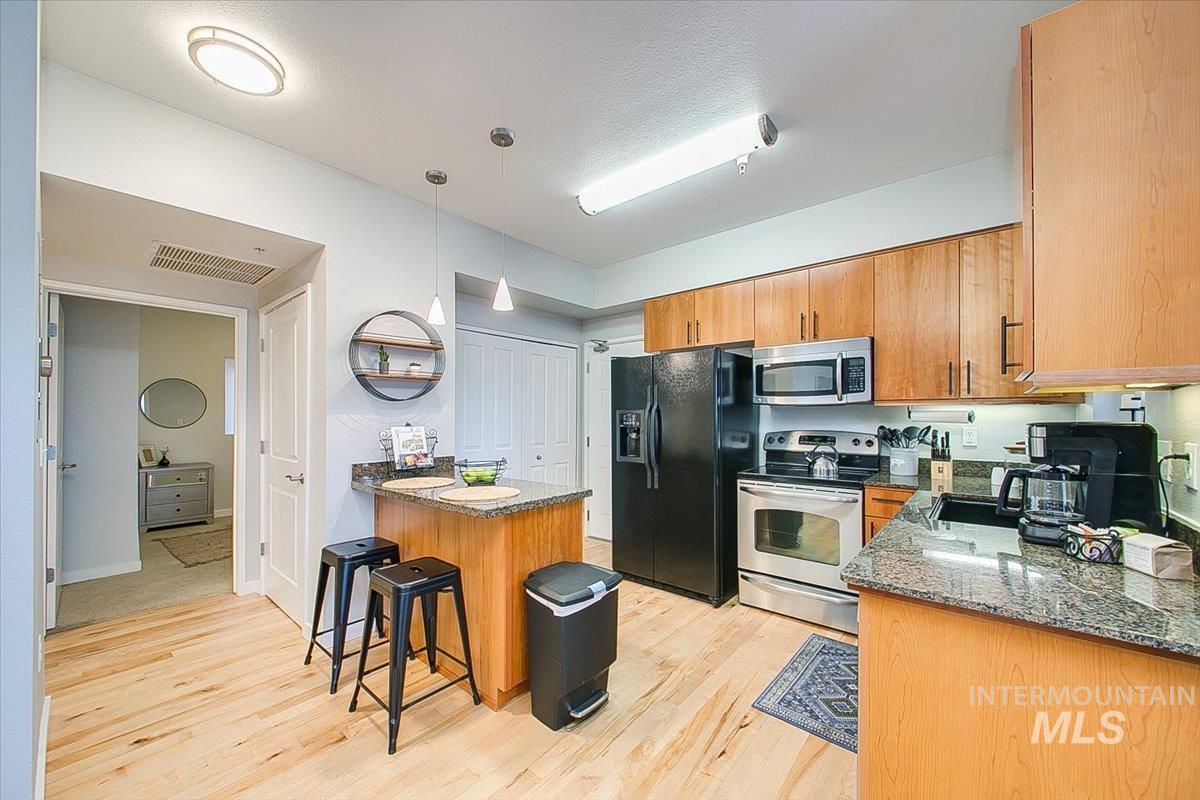 1463 W Grand Ave #104