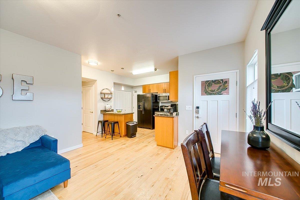 1463 W Grand Ave #104