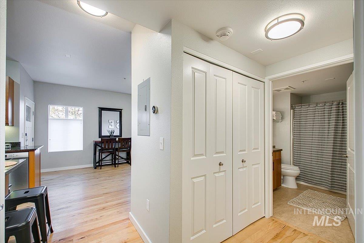 1463 W Grand Ave Unit: 104