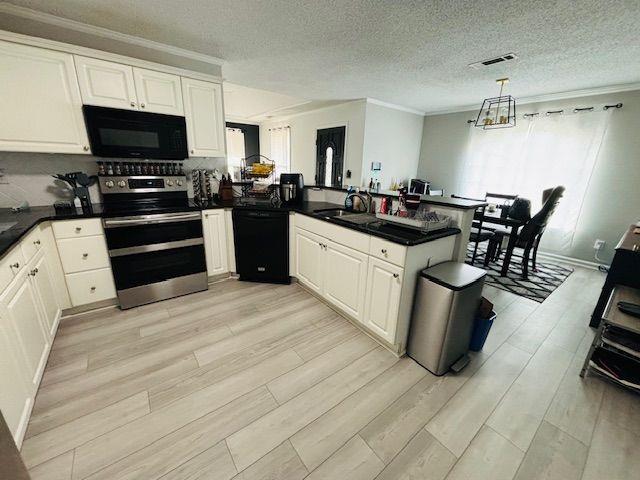 700 SADDLE SHOALS Drive