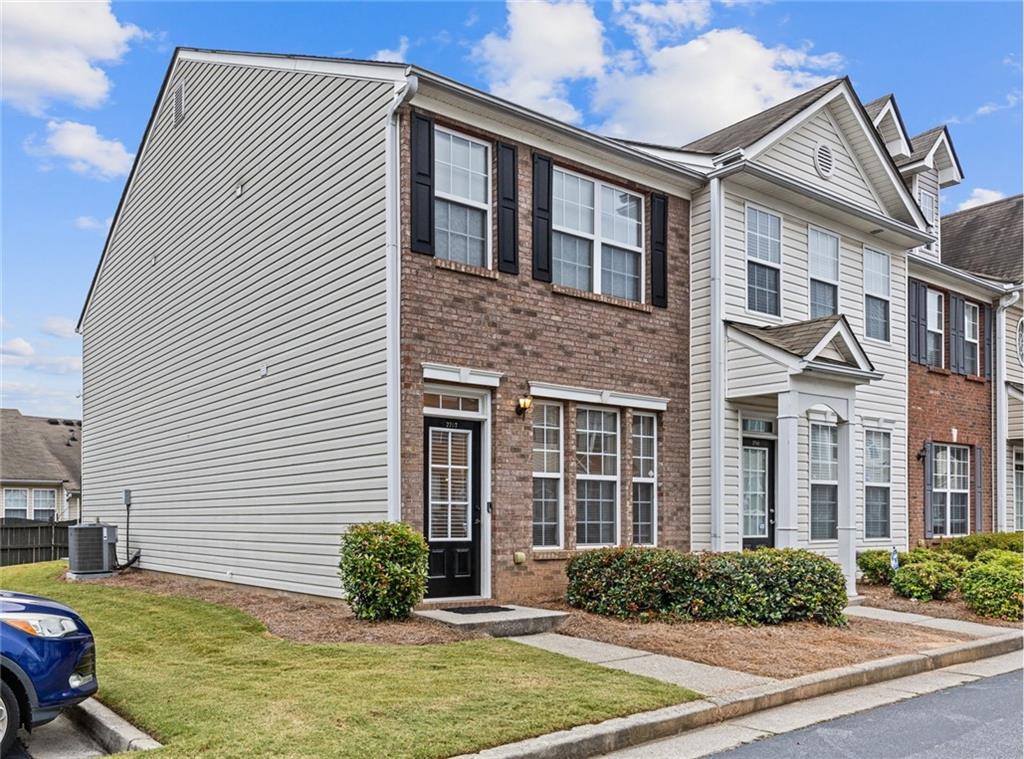 2707 Heathrow Drive
