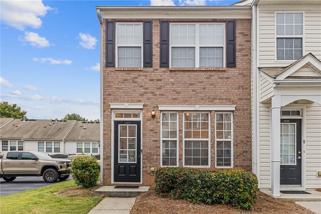 2707 Heathrow Drive
